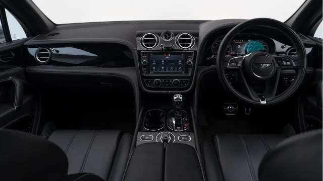 Bentley Bentayga (68 Reg) 4.0 V8 Image 2