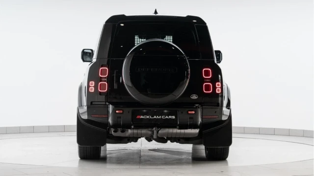 Land Rover Defender (23 Reg) 90 3.0 D250 SE Hard Top Commercial (NO VAT) Image 5