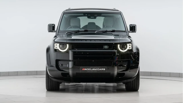 Land Rover Defender (74 Reg) 110 3.0 D350 X-Dynamic HSE (Black Pack) Image 7