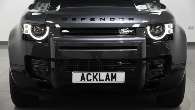 Land Rover Defender 2021 71 Land Rover Defender 3.0 D250 X-Dynamic SE (Black Pack) Image 5