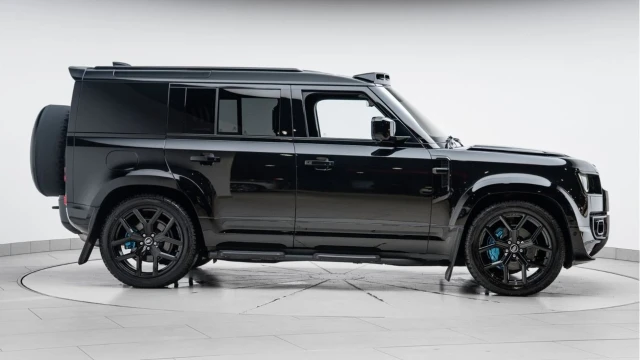 Land Rover Defender (25 Reg) 110 3.0 D350 X-Dynamic HSE Hard Top Commercial (6 Seat) (+VAT) Image 5