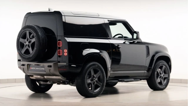 Land Rover Defender (74 Reg) 90 3.0 D250 X-Dynamic SE Hard Top Commercial (3 Seat) (+VAT) Image 7