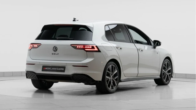 Volkswagen Golf (25 Reg) 2.0TDI Black Edition DSG (Mk8.5) (VAT Q) Image 6