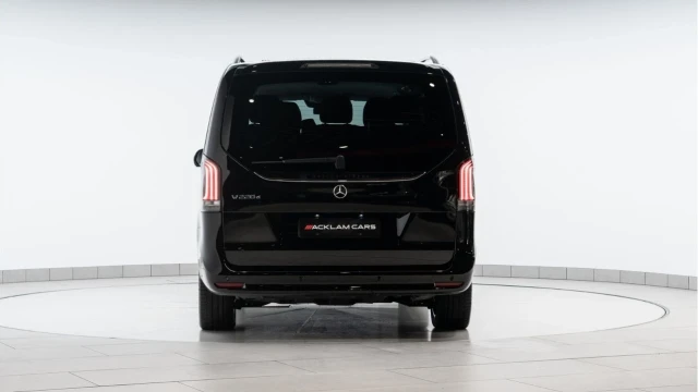 Mercedes-Benz V Class (24 Reg) V220 2.0D Premium LWB (7 Seat) Image 5