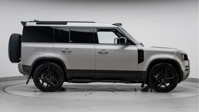 Land Rover Defender (75 Reg) 110 3.0 D250 S Hard Top Commercial (3 Seat) (+VAT) Image 6