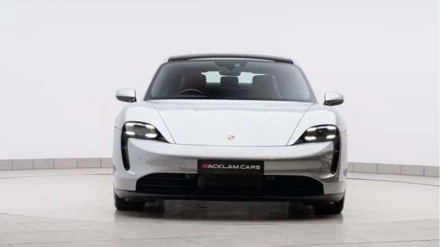 Porsche Taycan (21 Reg) Saloon (Performance Plus) Image 4