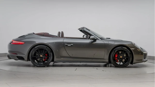 Porsche 911 (16 Reg) 3.0 Carrera 4 S Convertible Image 8