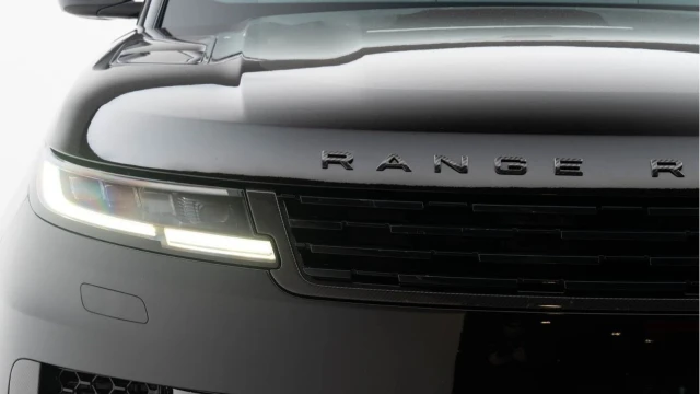 Land Rover Range Rover Sport (24 Reg) 4.4 V8 P635 SV Edition One Image 8