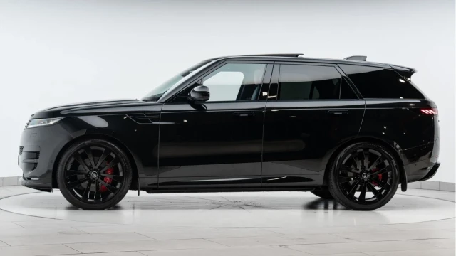 Land Rover Range Rover Sport (72 Reg) 3.0 D350 First Edition Image 4