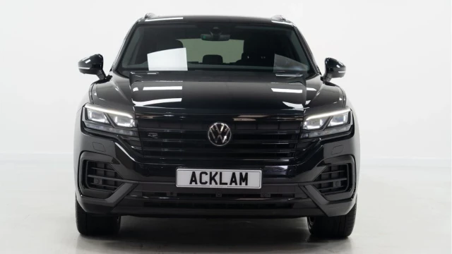 Volkswagen Touareg (71 Reg) 3.0TDI V6 Black Edition Image 6