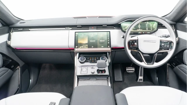 Land Rover Range Rover Sport (23 Reg) 4.4 V8 P530 First Edition (Black Pack) Image 2