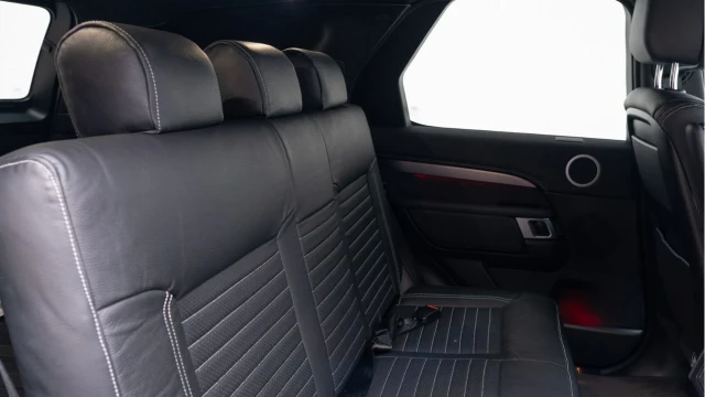 Land Rover Discovery (24 Reg) 3.0 D300 Dynamic HSE Commercial (5 Seat) (+VAT) Image 4