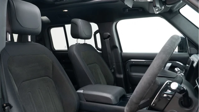 Land Rover Defender (71 Reg) 110 5.0 V8 P525 Carpathian Edition Image 3