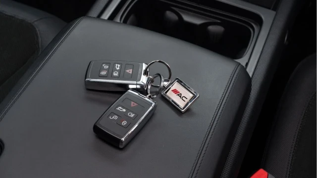 Land Rover Defender (71 Reg) 110 5.0 V8 P525 Carpathian Edition Image 7