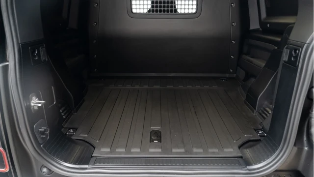 Land Rover Defender (74 Reg) 90 3.0 D250 S Hard Top Commercial (3 Seat) (Bespoke URBAN)  (+VAT Image 4