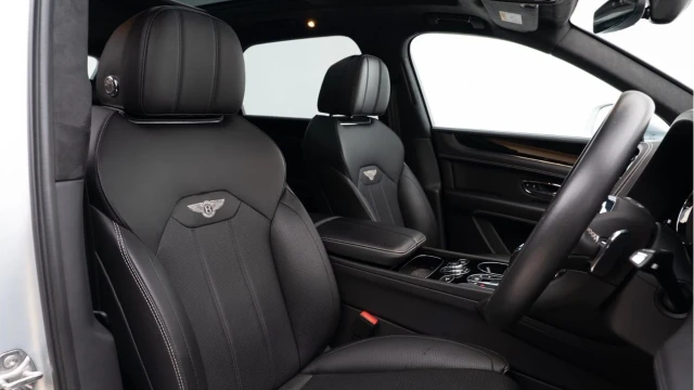 Bentley Bentayga (70 Reg) 4.0 V8 First Edition Image 3