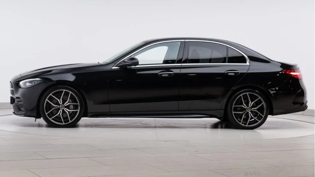 Mercedes-Benz C Class (73 Reg) C300 2.0D AMG Line Premium Plus Image 4