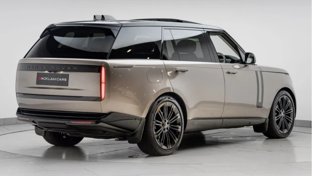 Land Rover Range Rover (24 Reg) 3.0 D350 Autobiography LWB 7 Seat (Shadow Pack) Image 6