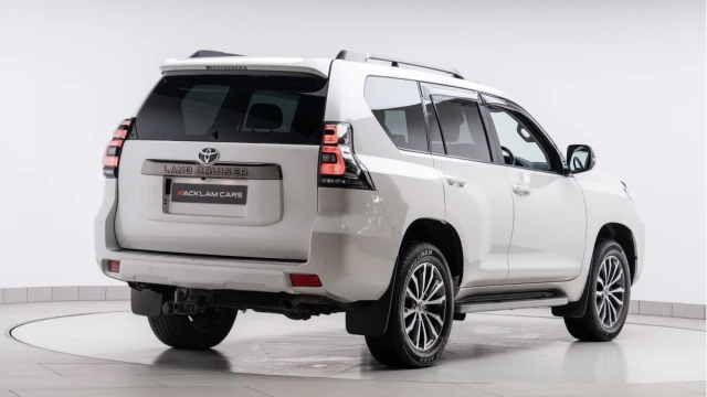 Toyota Land Cruiser (22 Reg) 2.8 D-4D Invincible (7 Seat) Image 5