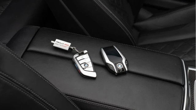 BMW M8 (69 Reg) 4.4 V8 Competition xDrive Convertible Image 8