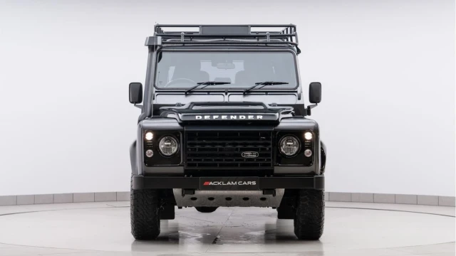 Land Rover Defender (16 Reg) 110 2.2TD Adventure Station Wagon (7 Seat) Image 7