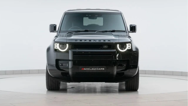Land Rover Defender (25 Reg) 90 3.0 D350 X-Dynamic HSE Hard Top Commercial (3 Seat) (+VAT) Image 8