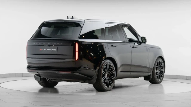 Land Rover Range Rover (74 Reg) 3.0 D300 SE (VAT Q) Image 6