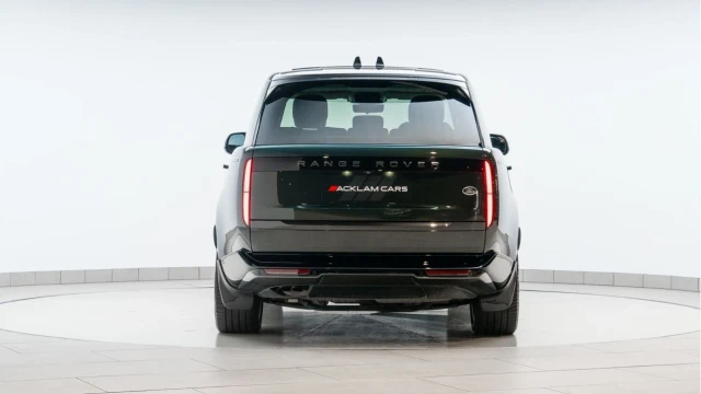 Land Rover Range Rover (72 Reg) 3.0 D350 HSE (Shadow Pack) Image 5