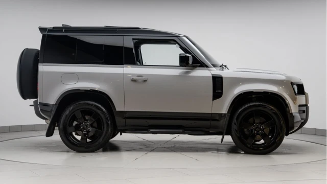 Land Rover Defender (75 Reg) 90 3.0 D250 X-Dynamic SE Image 5