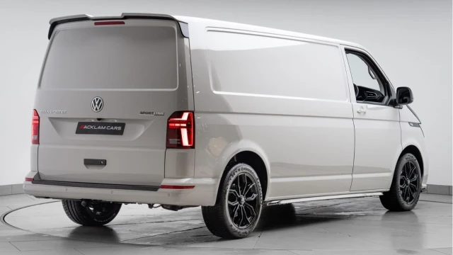 Volkswagen Transporter (24 Reg) T32 2.0 BiTDI Sportline LWB (+VAT) Image 7