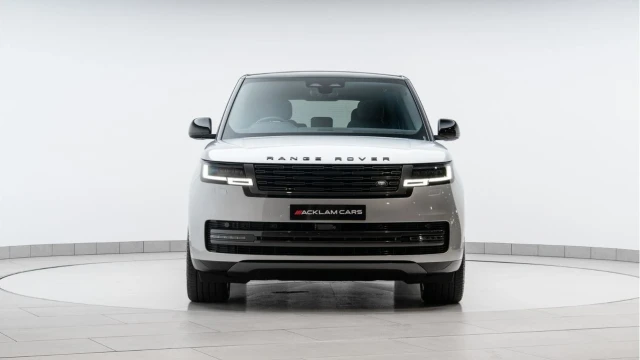 Land Rover Range Rover (74 Reg) 3.0 D300 SE (Shadow Pack) Image 7