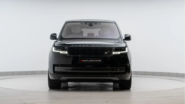 Land Rover Range Rover (72 Reg) 3.0 P400 Autobiography (Shadow Pack) Image 8