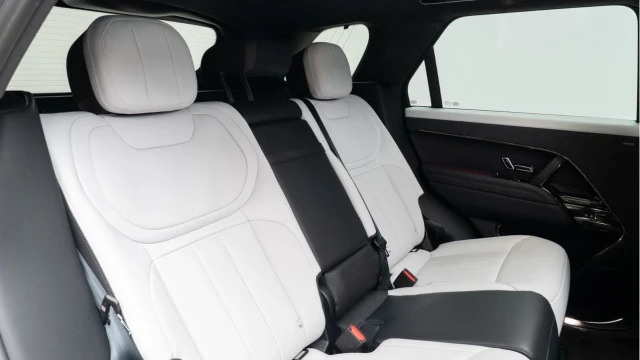 Land Rover Range Rover Sport (73 Reg) 3.0 P460e Autobiography Hybrid (Black Pack) Image 6