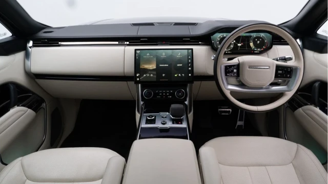 Land Rover Range Rover (22 Reg) 3.0 D350 Autobiography 7 Seat LWB Image 2