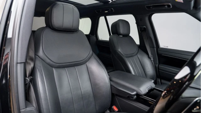 Land Rover Range Rover (74 Reg) 3.0 D350 HSE (URBAN Widetrack) Image 3