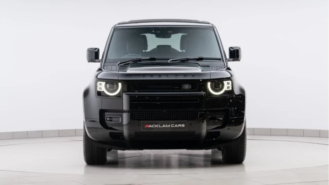 Land Rover Defender (74 Reg) 90 3.0 D350 X-Dynamic HSE (Black Pack) Image 6