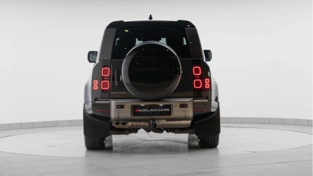 Land Rover Defender (24 Reg) 90 3.0 D300 X-Dynamic HSE Hard Top (6 Seat) (+VAT) Image 7