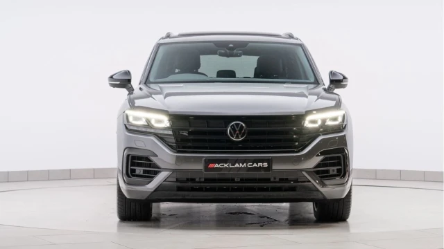 Volkswagen Touareg (72 Reg) 3.0TSI V6 Black Edition Image 7