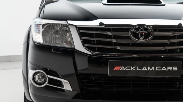 Toyota Hi-Lux (15 Reg) 3.0 D-4D Invincible X Image 7