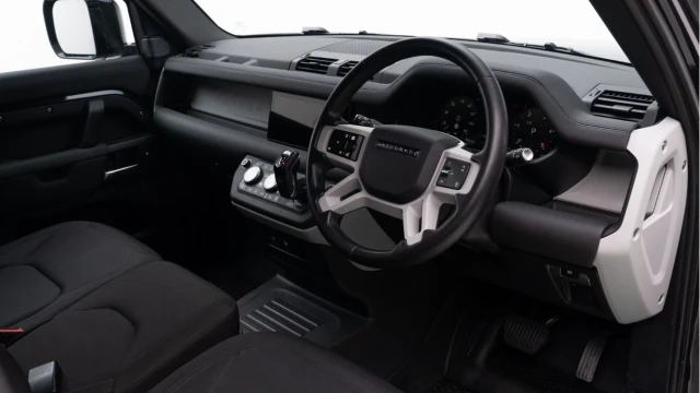 Land Rover Defender (24 Reg) 90 3.0 D250 Hard Top Commercial (3 Seat) (+VAT) Image 2