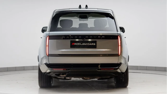 Land Rover Range Rover (75 Reg) 3.0 D350 Autobiography (Shadow Pack) Image 7