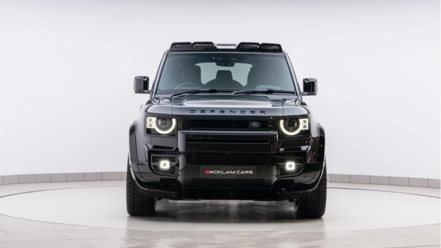 Land Rover Defender (25 Reg) 110 3.0 D350 X-Dynamic HSE (7 Seat) (Bespoke) Image 6
