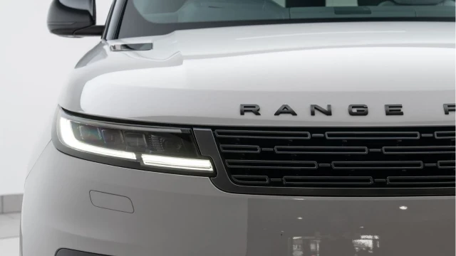 Land Rover Range Rover Sport (24 Reg) 3.0 P550e Autobiography Hybrid Image 8