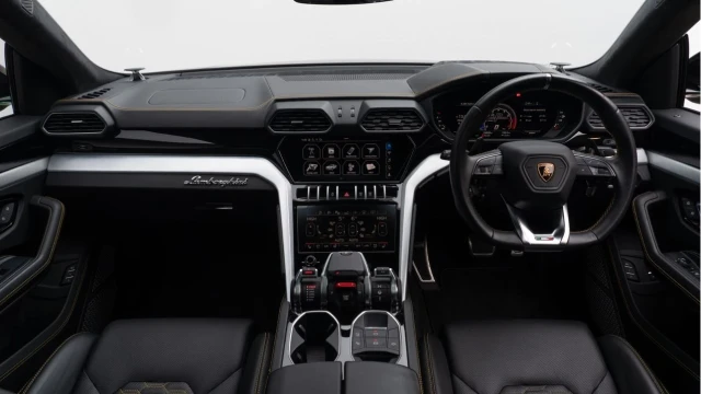 Lamborghini Urus (71 Reg) 4.0 V8 Image 2