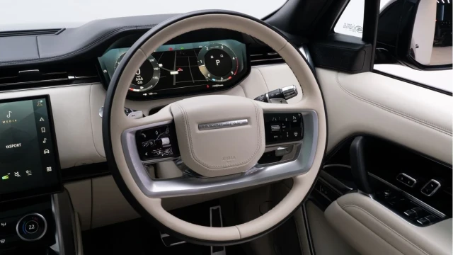 Land Rover Range Rover (22 Reg) 3.0 D350 Autobiography 7 Seat LWB Image 5