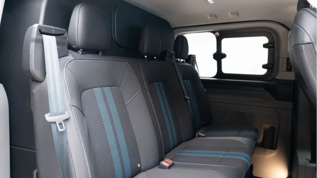 Ford Transit Custom (74 Reg) Custom 320 Sport 2.5 Hybrid (5 Seat) (+VAT) Image 4