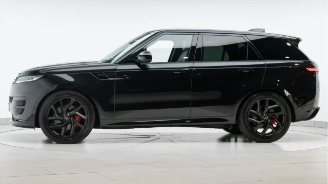 Land Rover Range Rover Sport (25 Reg) 3.0 D250 Edition (Black Pack) Image 4