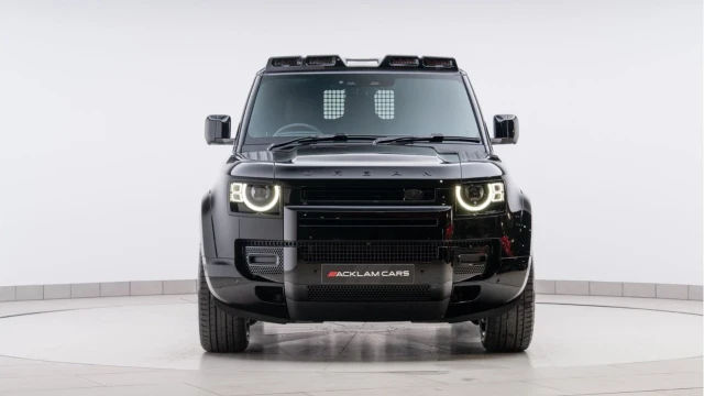 Land Rover Defender (25 Reg) 90 3.0 D250 S Hard Top Commercial (3 Seat) (+VAT) Image 8