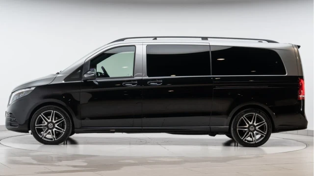 Mercedes-Benz V Class (73 Reg) V300 2.0D AMG Line XL (Senzati Jet Class - Jet Spec) Image 4
