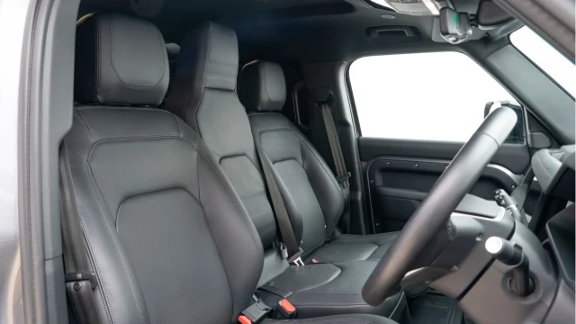 Land Rover Defender (24 Reg) 110 3.0 D250 SE Hard Top Commercial (6 Seat) (+VAT) Image 3